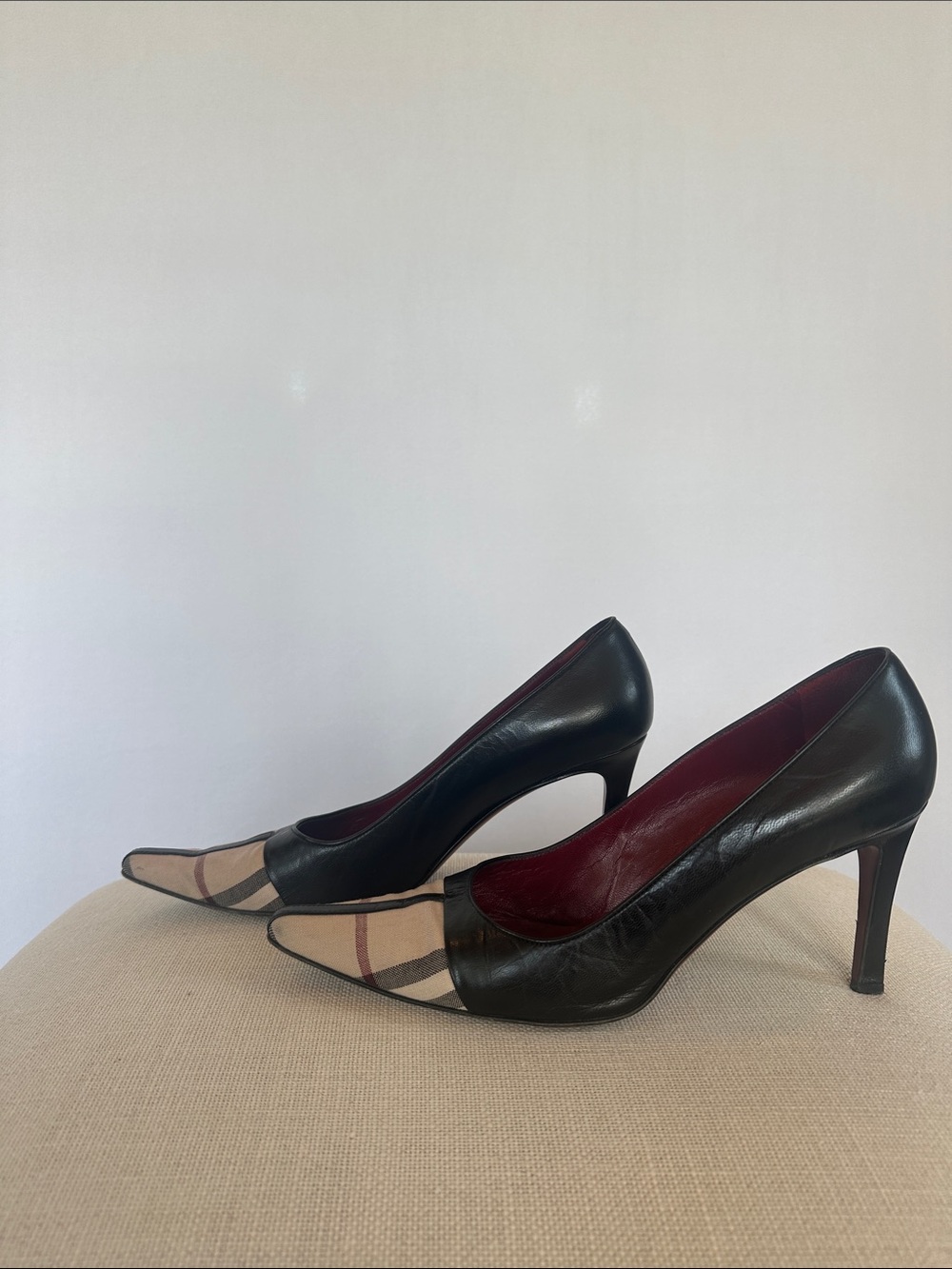 Burberry Made in Italy House Check Pointed Toe Leather Pumps EU 41 (US 10)